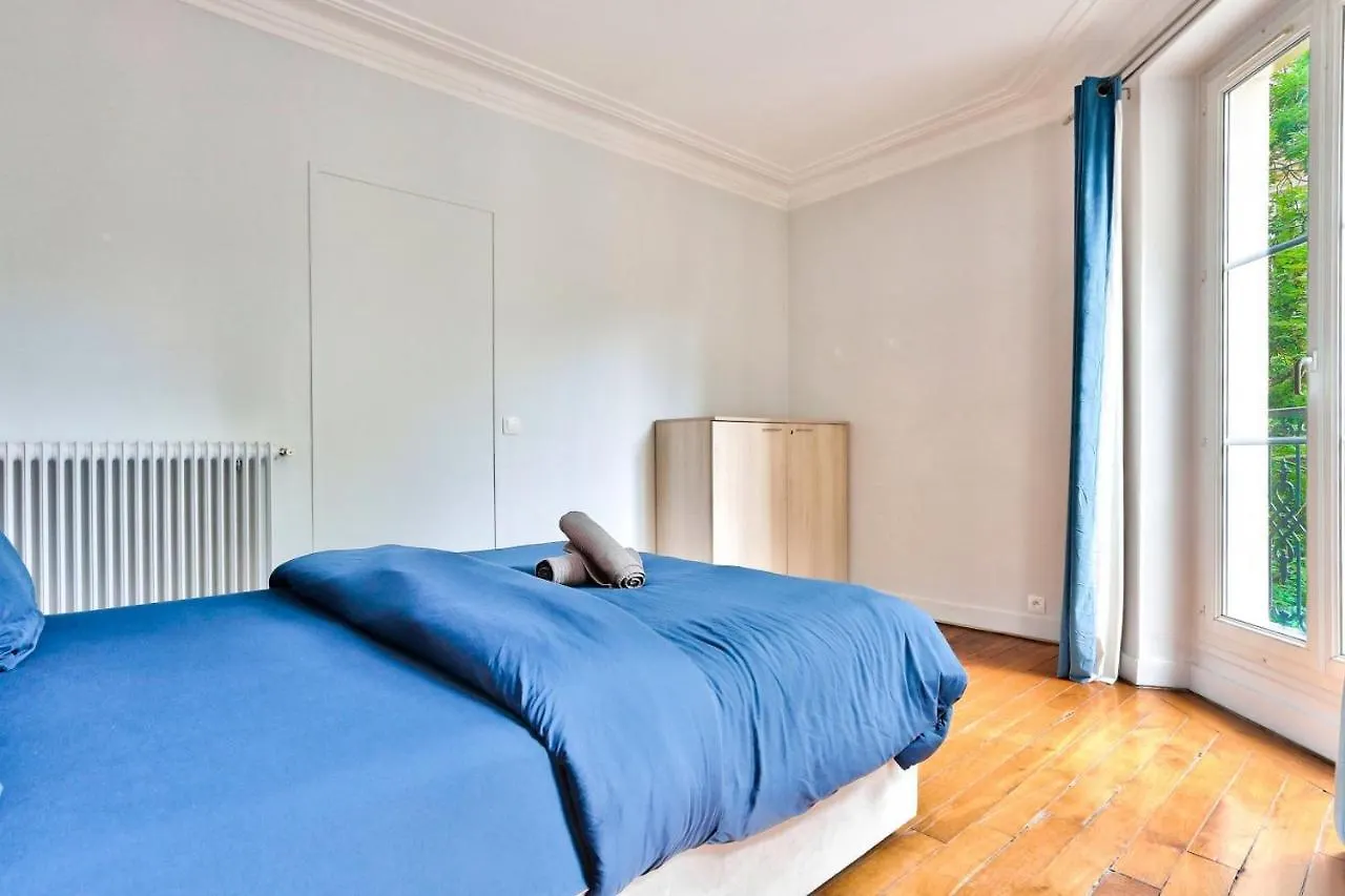 Quartier Parc Monceau Apartment
